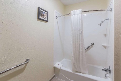 Comfort Inn San Antonio - image 22