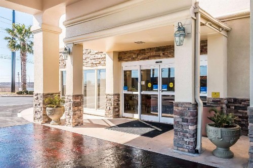 Comfort Inn San Antonio - image 3