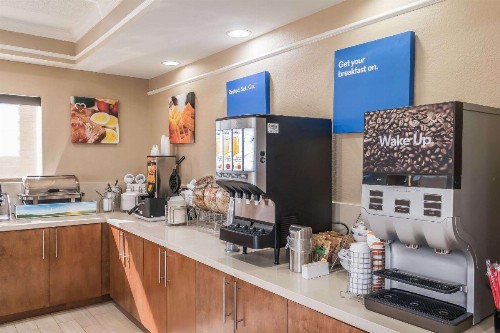 Comfort Inn San Antonio - image 6