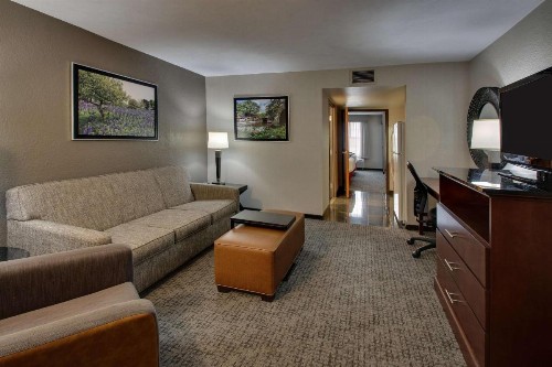 Drury Inn & Suites San Antonio Northwest Medical Center - image 40