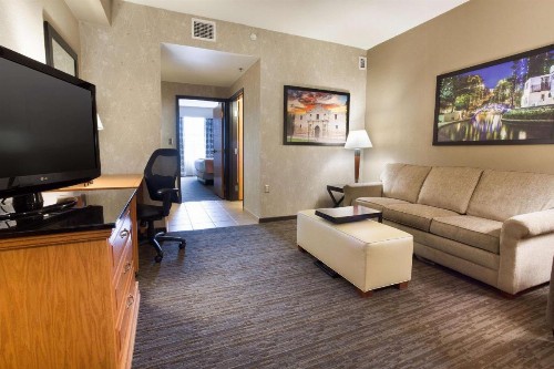 Drury Inn & Suites San Antonio North Stone Oak - image 8