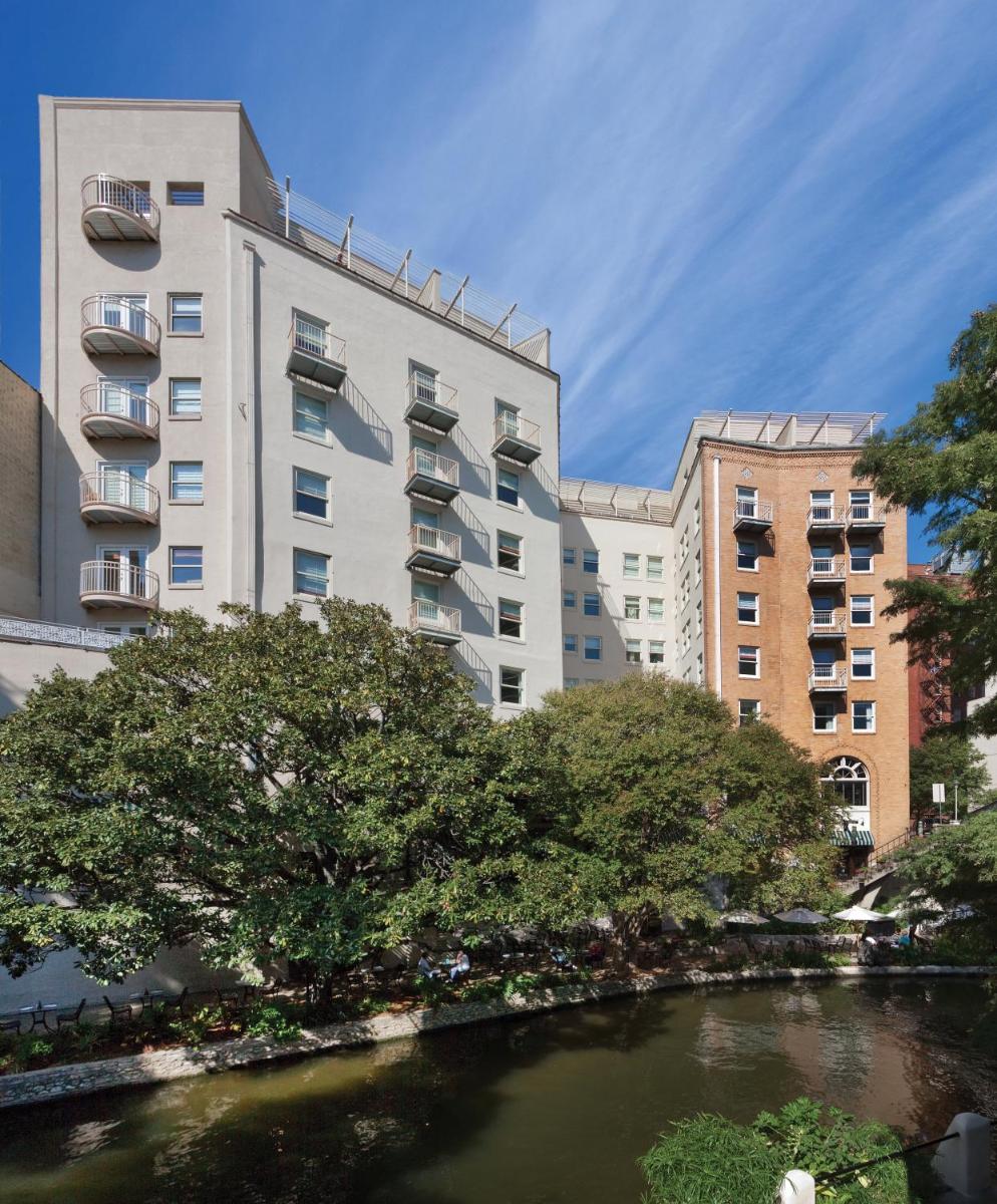 Club Wyndham Riverside Suites - image 2