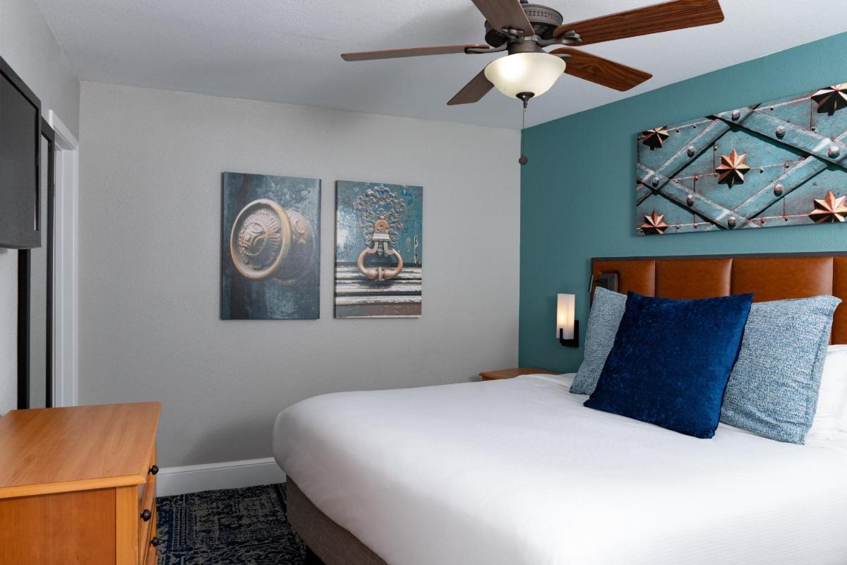 Club Wyndham Riverside Suites - image 7