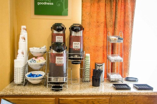 Comfort Suites Sea World/ Lackland - image 15