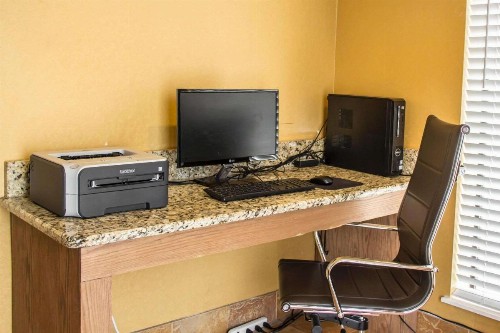 Comfort Suites Sea World/ Lackland - image 20