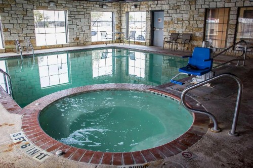 Comfort Suites Sea World/ Lackland - image 32