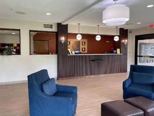 Comfort Suites Sea World/ Lackland - image 8