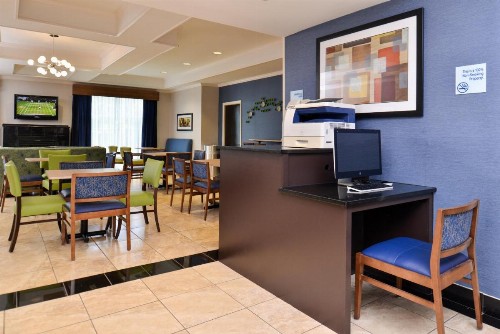 Holiday Inn Express & Suites San Antonio South - image 11