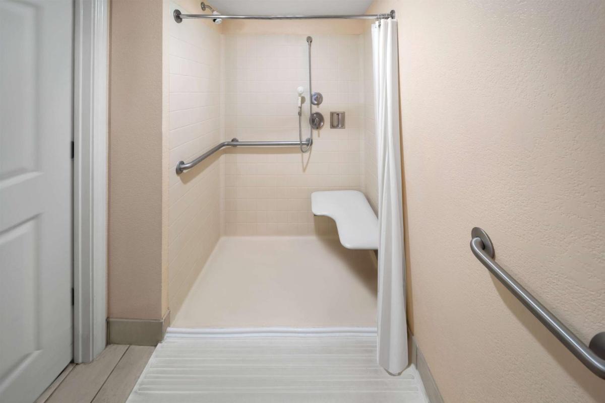 La Quinta by Wyndham San Antonio Medical Ctr. NW - image 2
