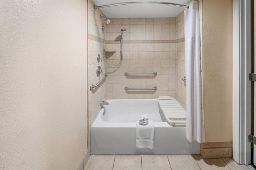 La Quinta by Wyndham San Antonio Medical Ctr. NW - image 20