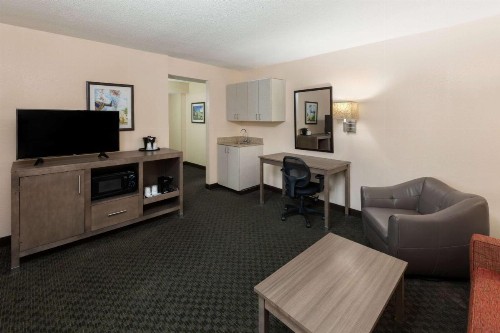 La Quinta by Wyndham San Antonio Medical Ctr. NW - image 35