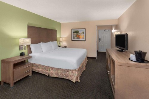 La Quinta by Wyndham San Antonio Medical Ctr. NW - image 43