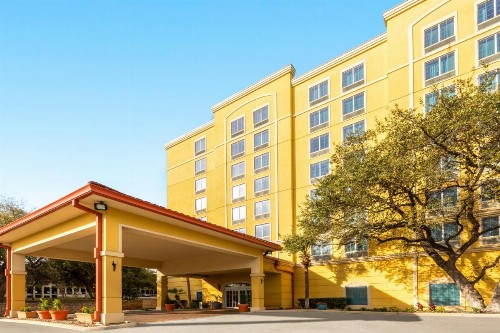 La Quinta by Wyndham San Antonio Medical Ctr. NW - image 49