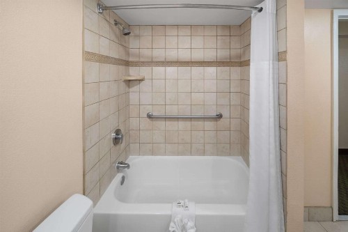La Quinta by Wyndham San Antonio Medical Ctr. NW - image 8
