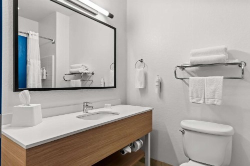 Comfort Inn near Seaworld - Lackland AFB - image 4