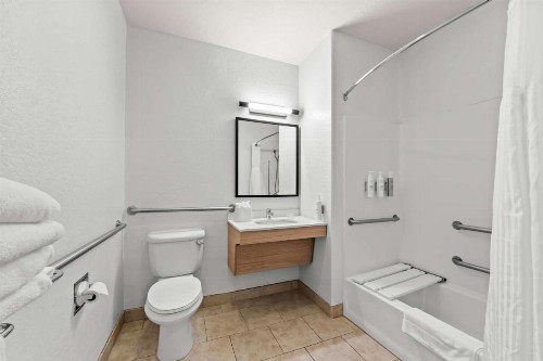 Comfort Inn near Seaworld - Lackland AFB - image 5