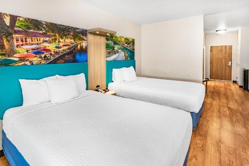 Days Inn & Suites by Wyndham San Antonio near AT&T Center - image 26
