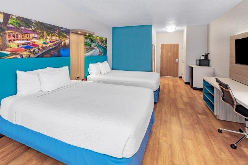 Days Inn & Suites by Wyndham San Antonio near AT&T Center - image 37