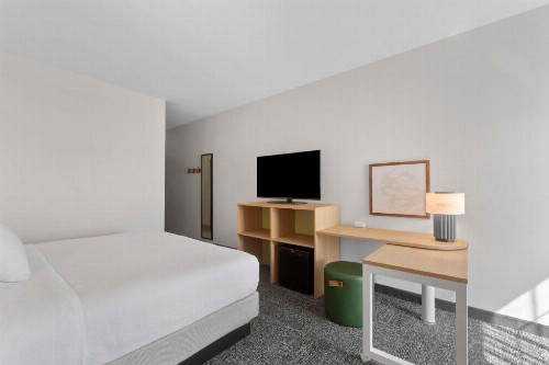 La Quinta Inn & Suites by Wyndham San Antonio The Dominion - image 14