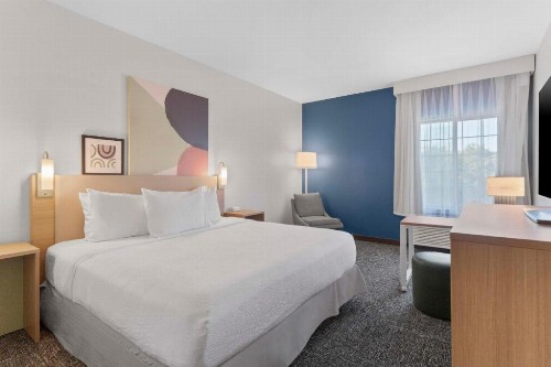 La Quinta Inn & Suites by Wyndham San Antonio The Dominion - image 18