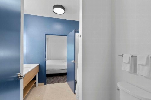 La Quinta Inn & Suites by Wyndham San Antonio The Dominion - image 41