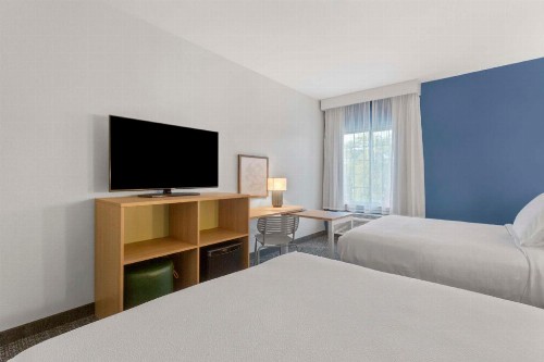 La Quinta Inn & Suites by Wyndham San Antonio The Dominion - image 46