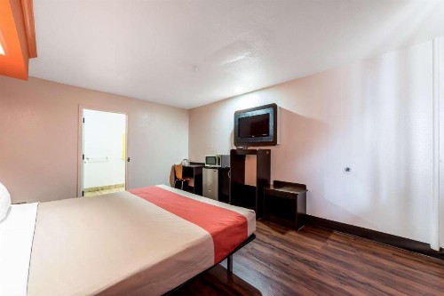 Motel 6-San Antonio TX - Splashtown - image 13