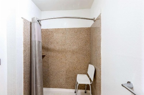 Motel 6-San Antonio TX - Splashtown - image 26