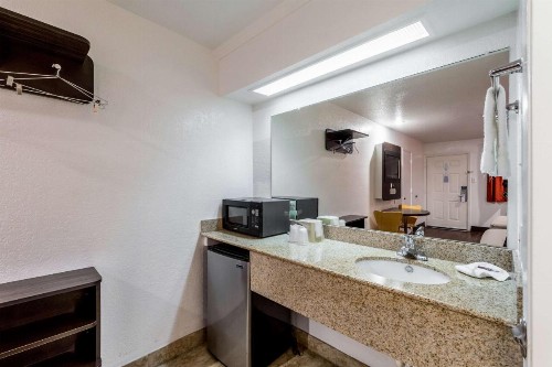 Motel 6-San Antonio TX - Splashtown - image 31