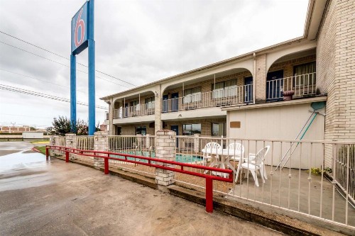 Motel 6-San Antonio TX - Splashtown - image 42