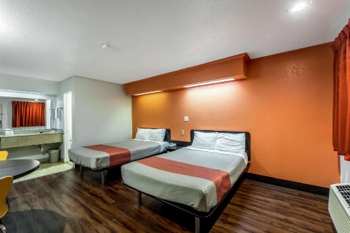 Motel 6-San Antonio TX - Splashtown - image 6