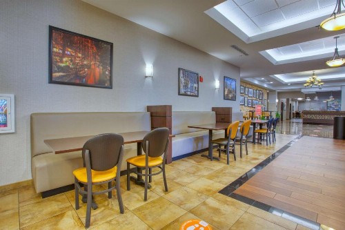 Drury Inn & Suites San Antonio Near La Cantera - image 11