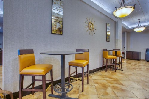 Drury Inn & Suites San Antonio Near La Cantera - image 9