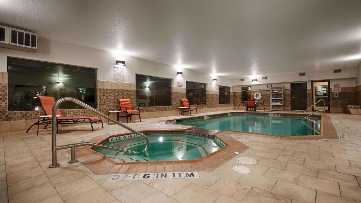 Best Western Plus Palo Alto Inn and Suites - image 2
