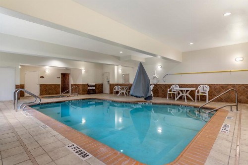 Comfort Suites Medical Center Near Six Flags - image 2