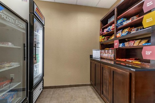 Comfort Suites Medical Center Near Six Flags - image 28