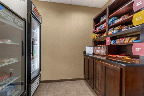 Comfort Suites Medical Center Near Six Flags - image 36