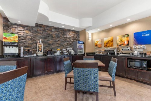 Comfort Suites Medical Center Near Six Flags - image 49