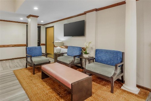 Best Western Alamo Suites Downtown - image 4