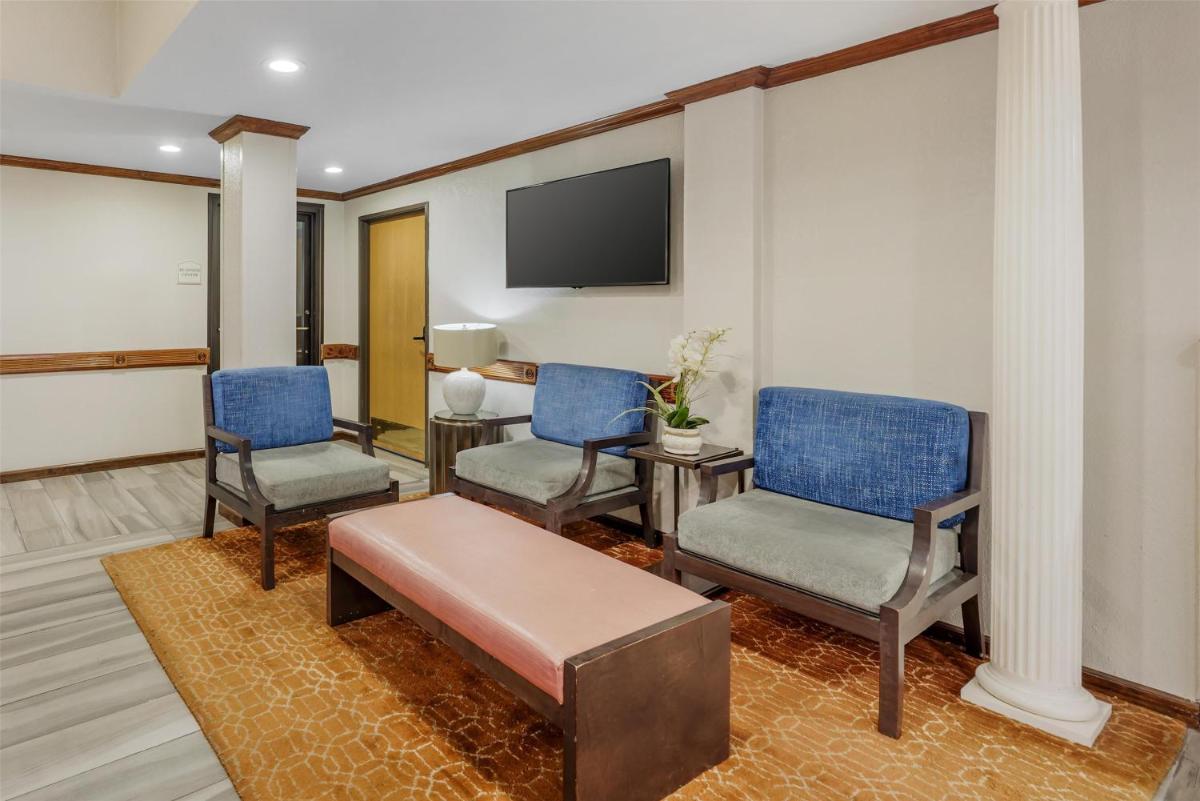 Best Western Alamo Suites Downtown - image 4