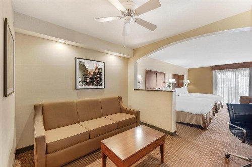 Best Western Alamo Suites Downtown - image 42