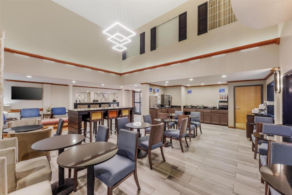 Best Western Alamo Suites Downtown - image 6