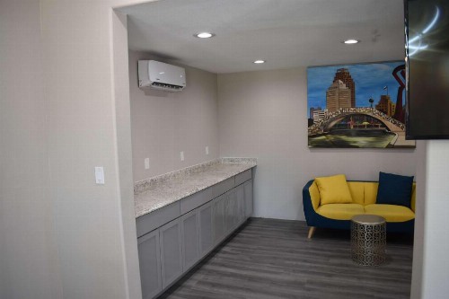 Days Inn by Wyndham San Antonio Alamo/Riverwalk - image 18