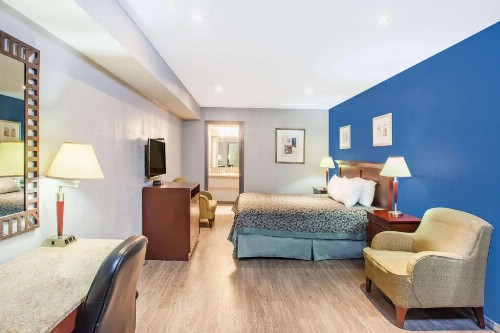 Days Inn by Wyndham San Antonio Alamo/Riverwalk - image 22