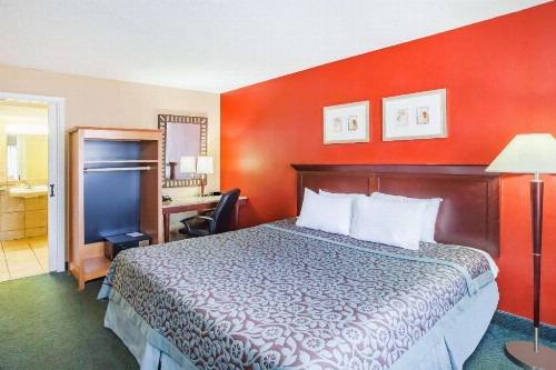 Days Inn by Wyndham San Antonio Alamo/Riverwalk - image 25