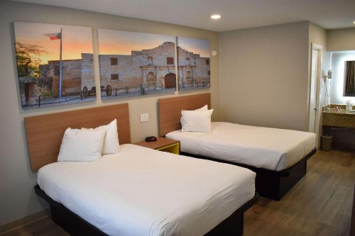 Days Inn by Wyndham San Antonio Alamo/Riverwalk - image 32
