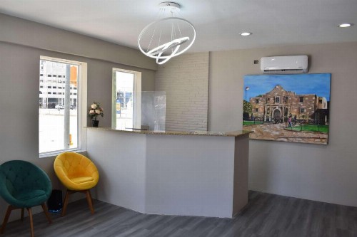 Days Inn by Wyndham San Antonio Alamo/Riverwalk - image 7