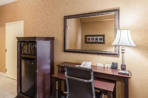 Comfort Suites Alamo Riverwalk - image 16
