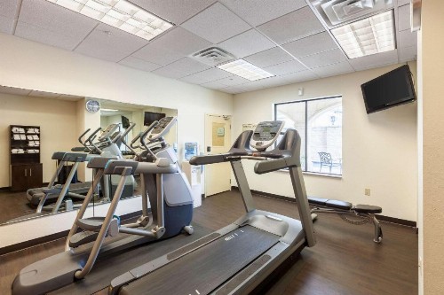 Comfort Suites Alamo Riverwalk - image 21