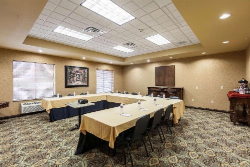 Comfort Suites Alamo Riverwalk - image 24